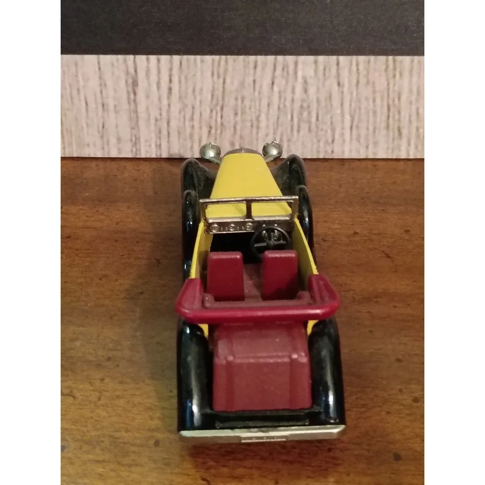 Matchbox Models of Yesteryear 1938 Lagonda Drophead Coupe Y-11 Yellow 1972